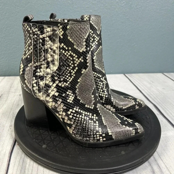 Marc Fisher Oshay Size 5M Snake Embossed Point Toe Ankle Bootie Western Cowboy - Picture 1 of 9
